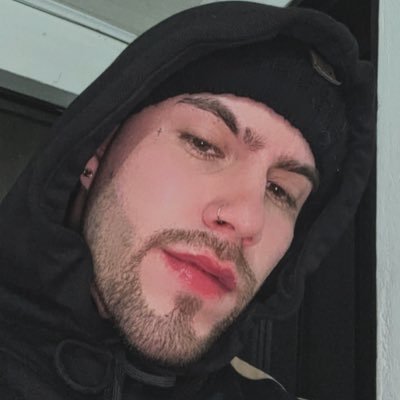 LOWELEONoficial's profile picture. buenas buenas, soy leon correa este será mi perfil oficial con mi cuenta también de Instagram loweleon99, acá estaré también subiendo contenido 💪🏼🦁