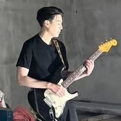 julie_people's profile picture. 