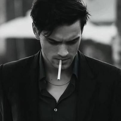 Poisoned fruit with irrefutable charm. | rp/parody. fake.