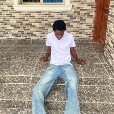 faveOnX's profile picture. …not until I’m covered in chrome