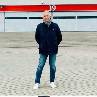 segovia11156's profile picture. Galego e castelán 🇪🇸
Deportivo de La Coruña.  Ponferradina 💙🤍💙
No tengo todas las respuestas pero sí muchas preguntas.