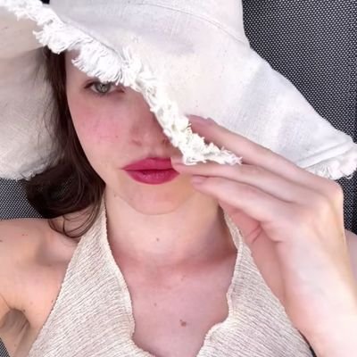 777 | ♎ | Artist, Writer, Reader, Fashion designer | LDR | F1🏎️ | ENTJ | FCB💙♥ |🇪🇦🇱🇾 | 🧷✨