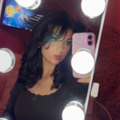 a_brookesss's profile picture. Italian girl living la bella vita 🇮🇹☁️ All love here ♡ ❥ Cardiac BSN, RN 🫀🩺