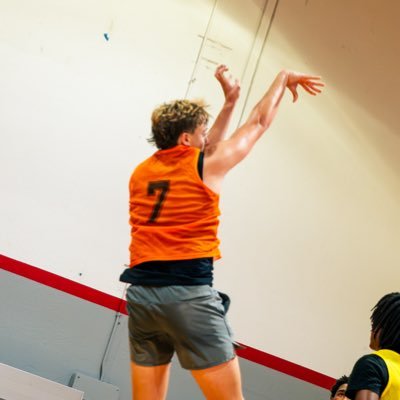 St. North High School basketball Class 2028. Small forward 6,0 187 3.8 gpa 630-524-8026