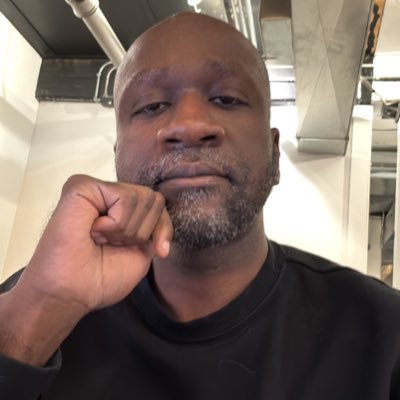 Tech | Love | Music - https://t.co/6OykpERjZZ pour la musique - https://t.co/9XN6rqeExd pour les techs.