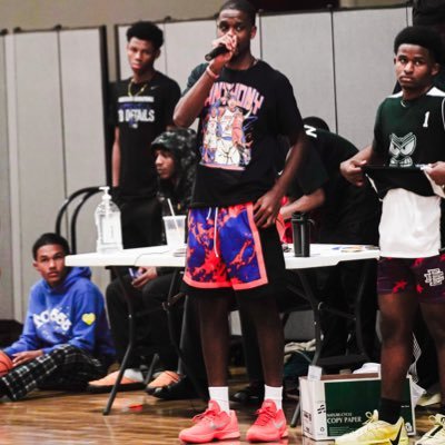 God Fearing Man! Luke 6:28🙌🏾 @bball_elite, @FAB40ENC Camp Owner/Director, 9DIMEFL ..@PrephoopsNC @Prospectcombine Founder, #Knickstape