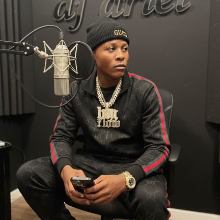 artiste | rappeur | chanteur | compositeur | écrivain | poète |
Booking : +243992030032