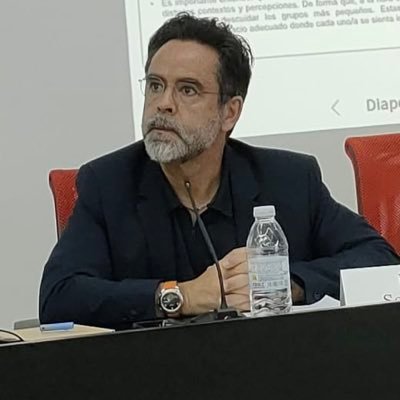 Profesor e investigador universitario. Vicerrector 2018-2022. Desaprendiendo día a día. En obras, como todas las buenas ideas.