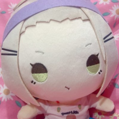 wotaku posting 🏰🎀✨ °❀⋆.ೃ࿔*:・ @dooby3D 🚃 ✧˖°. @mausleeps 💤💗 same favs OK! 💕posting KEY, vtubers, gacha games, oshikatsu + pyjamas 💫