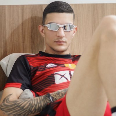 O REI DA PUTARIA 🎥https://t.co/ubxZeYkaMq