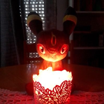 Sentimiento anarquista, edad: 21, Mulato /
Fan de OP y Pokémon
Dibujante pésimo, Ayudante de albañil e Informático con formación básica