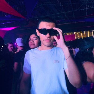 calebebr_'s profile picture. minha vida gira em torno do vestibular e do garantido