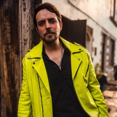 Actor, Cantante y Locutor. No me canso ,no me rindo ,no me doy por vencido.