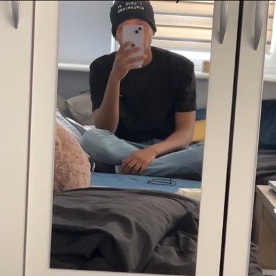 NozzyKin's profile picture. 