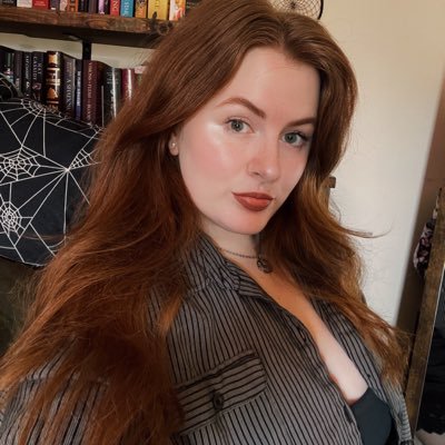33. Avid lover of dogs, books & coffee & the gym