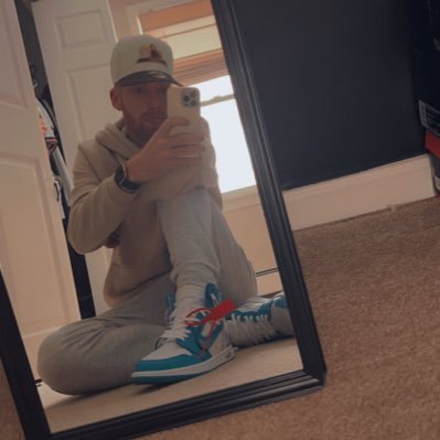 _JasonReed's profile picture. FPU '20 XCTF ||📍MA || United States Track and Field☆ @usatf || LSU 🐯 || Delusional Boston sports fan ☘︎ || clothing line ↓ || ᵕ̈