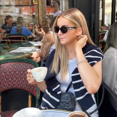 mneyarenn's profile picture. 