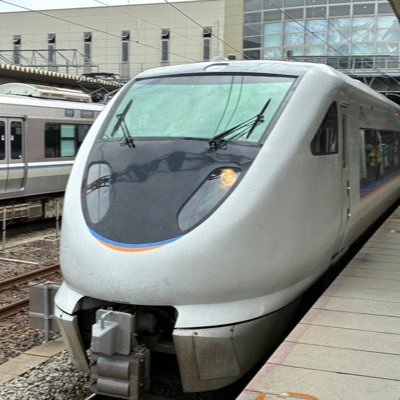 元野球をしていて鉄道1人旅や写真を撮ったり、ピアノを弾いたりするのが趣味な学生。たまに上げるかも...? 東方では東風谷早苗が推しです。Vでは夏色まつりが推しです。他にも色々呟くかも。次の目標は1500人!✨フォロバ必ずするのでフォローお願いします!無言フォロー失礼します。#フォロバ100