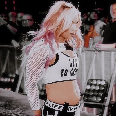 BurnsHerSuccess's profile picture. Not @YaOnlyLivvOnce, 21+ MDNI!, Written By https://t.co/fDYFKz9LVA, Male Writer