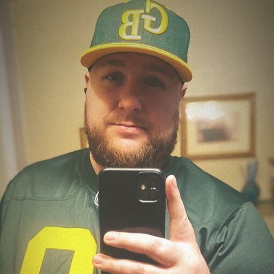 Sports Journalist major | #GoPackGo #RepBX #NYR #ForksUp | Chaffey College