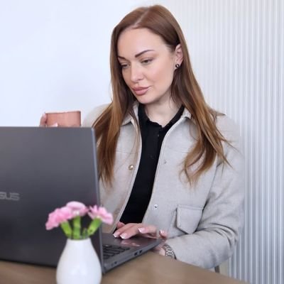 Financial advisor/assistant manager. Dm me for Financial improvement/assistant.. (OLD ACCOUNT GOT HACKED)