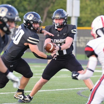 ScottReedJr's profile picture. 🏈#20, 5’8, 195, bench 315, sqaut 415, 40 4.51 #402-639-9402