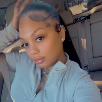 if you water a flower it will grow 🌻 Nurse 🩺 first and a bad bitch immediately after 💕 SC: Vee.nuhss IG @finewinee_