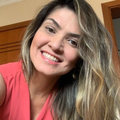 Uma brasileira que acredita no melhor pra o Brasil. Sou de esquerda, sindicalizada, fiz o L e acredito que estamos no rumo certo.