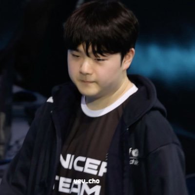 dev_evt's profile picture. just rawdog it | @wavythy