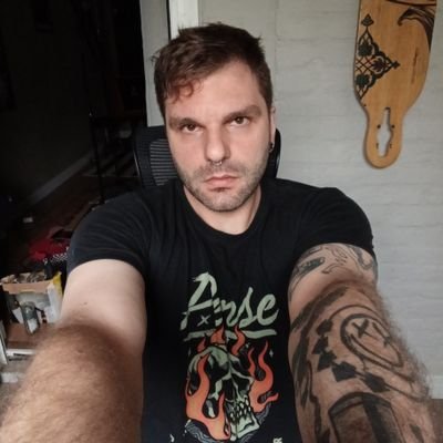 Toco pra gente triste: banda Angry Daze
https://t.co/M7EhZxUKx8
