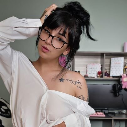 18+ • Your favorite MILF 🩷 • Streamer
🖤⛓️🗡
Come hang on my blue pages!