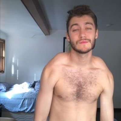 25 | una bitch con un septum. gustar y ser gustada, sentirse deseada, bailar y bailar