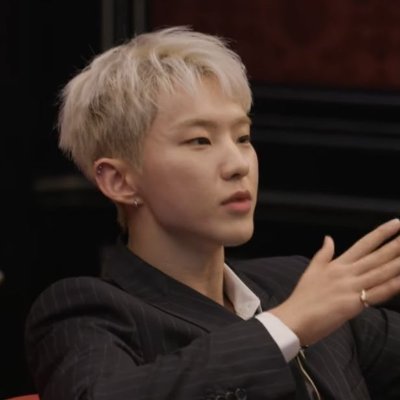 ❝ 愛している, 1998. ˒ 𝑓𝑟. Korea. — 𝒫𝑎𝑔𝑒 𝟸𝟼. ✧ You were the one that made your way to me. I do believe your galaxy, I want to listen to your melody.