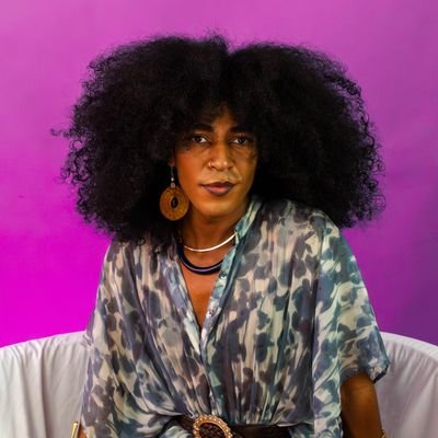 fã da beyoncé, professora, cantora, intérprete de libras, pesquisadora, mas aqui só falo merda | BXD ✊🏾🏳️⚧️