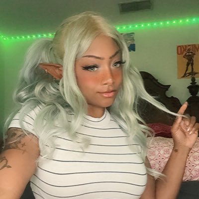 Deviously delicate | $10 DM fee for non-mutuals | $littleaphroditee