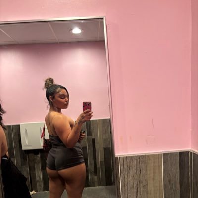 tiana2raww's profile picture. Follow for content 🥰 Dm me for personal content 😇🫶🏽
