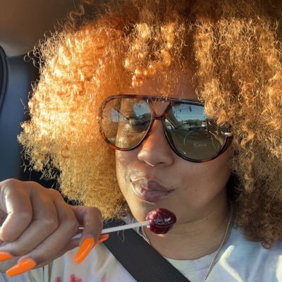 https://t.co/J8HBICQyux “The Oracle” 🔮 Professional Meditation Guru🧘🏽♂️ Thick Scent 😮💨 Lady of Leisure here for good food & drinks along with these jokes