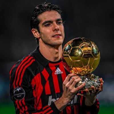precioustoyeen's profile picture. Ac Milan ★♥🖤                                                                  @acmilan