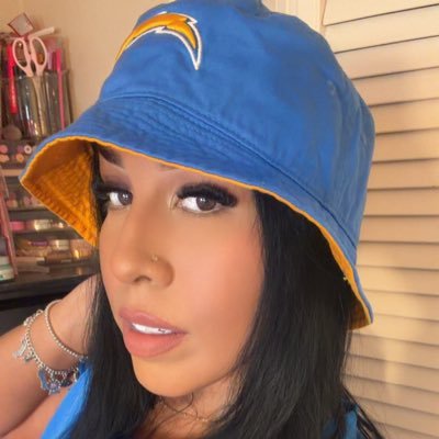 | Mom | California | sports & fitness girly | #boltup #lakeshow #repthehalo