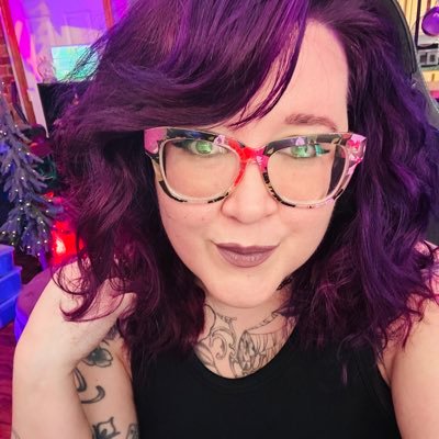 she/her | Cozy-chaotic variety streamer | ✨Funcom & 2K Partner✨ | 🌟Starlight Ambassador Alum🌟 | 💜 Twitch Women's Guild 💜 | fleapuff@gmail.com