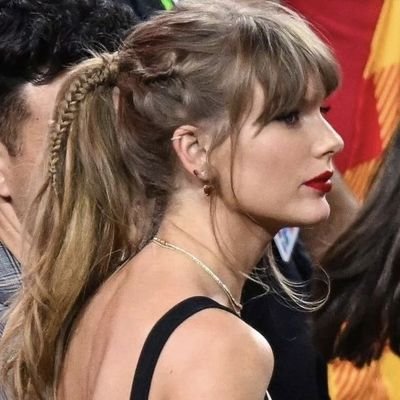 joanne rowling • gryffindor • narnian • outlawqueen • targaryen • stark • miley • sabrina • always • the sun, the moon, the truth • #IBelieveHim🏴☠️ #TeamBlack