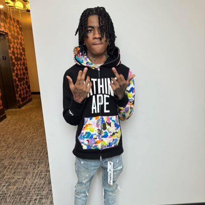 J5ThaGoat's profile picture. Teen/Top                                                                                              Chicago📍