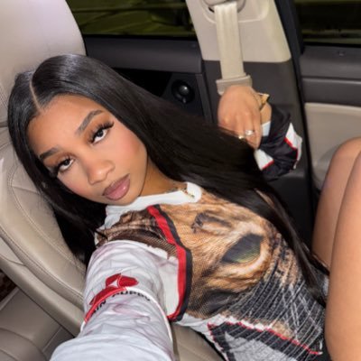 cute, spoiled, crazy, chill girl. 🎀 IG: Jayduh._ TikTok: Jada.lynn20 🤍
