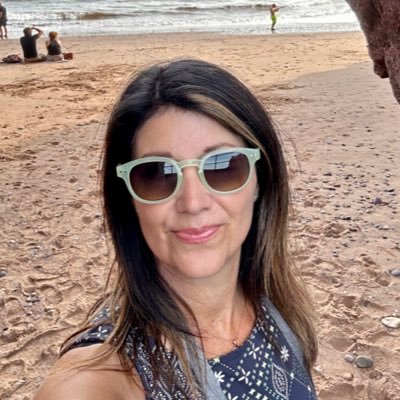 Book designer / graphic designer from Scotland 🏴 Living in Devon 🌊 Passion for design 🎨 photography 📸 indie music 🎶 & going to gigs 💙