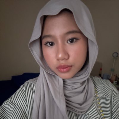 zeetudies's profile picture. 162 | enfp 4w3 | p1ece | #collegetwt 😝