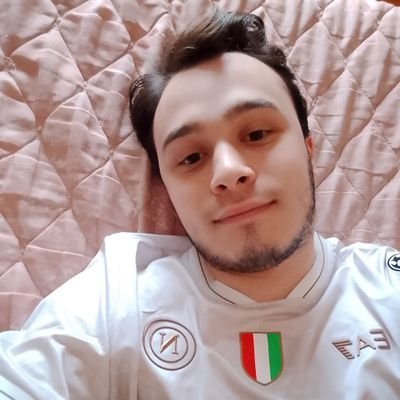Malato del Napoli💙 • Appassionato di tennis🎾 • Sinneriano🥕 • Amante del cinema🎬 • HIMYM fan💛 • Larry Bird ☘️