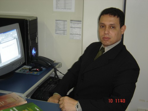 PedroVivas's profile picture. Advogado, amante do Direito Público e Civilista por formação, entendo que o Direito não pode andar longe da Justiça Social, pois sem ela não existe Justiça.