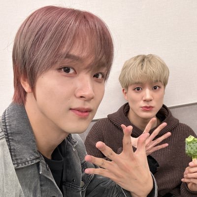 jeno and dreamies first *cough cough but she’s currently on break