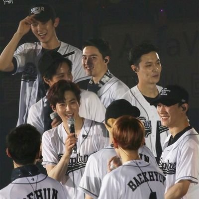 exoloves040812's profile picture. 
