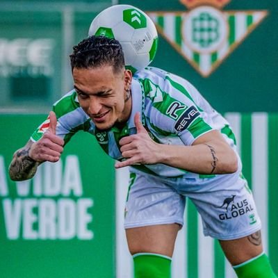 sbm_football_'s profile picture. I post interesting stuffs